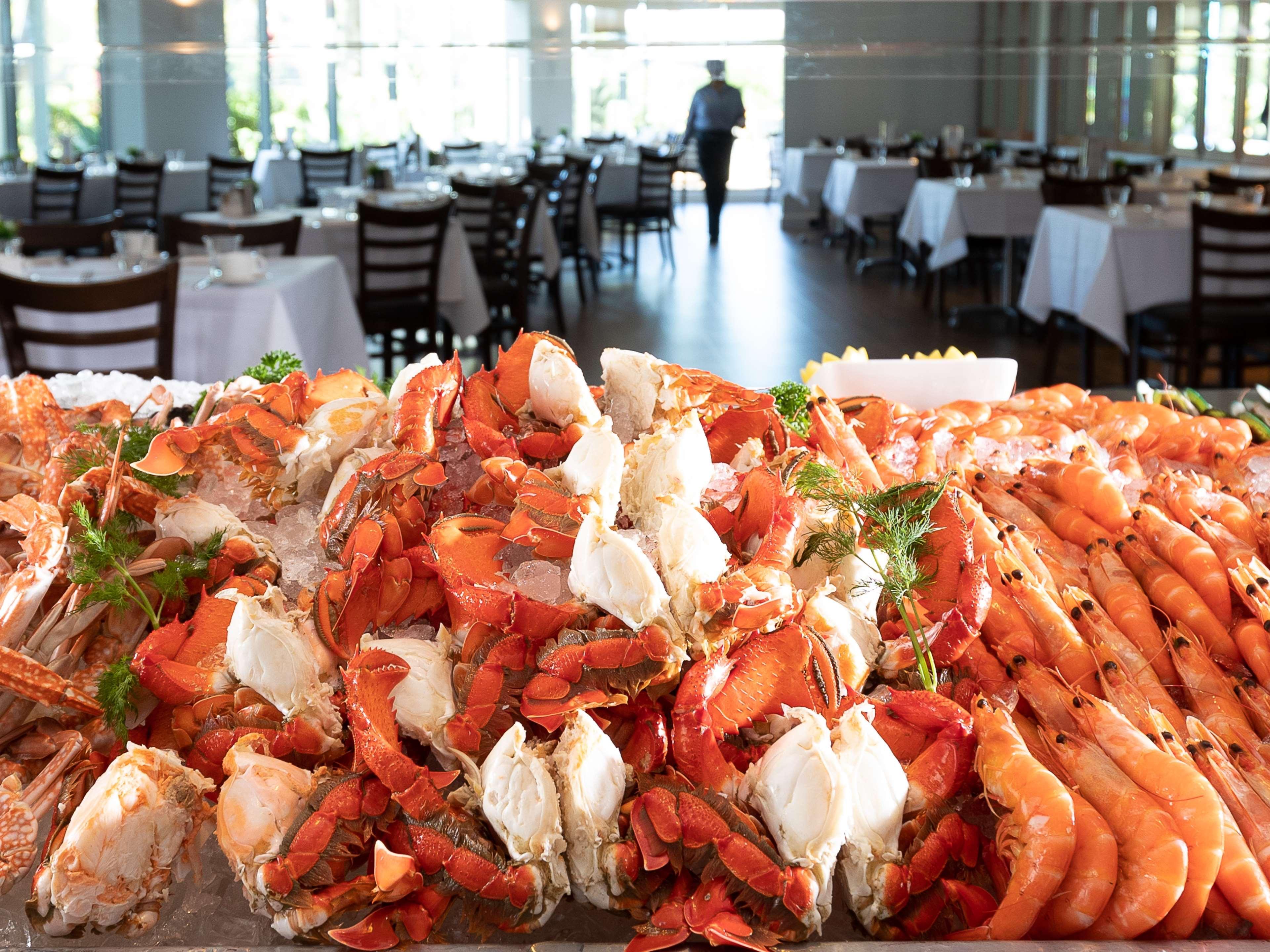 فندق ستامفورد بلازا بريسبان بريزبين المظهر الخارجي الصورة Seafood at the restaurant
