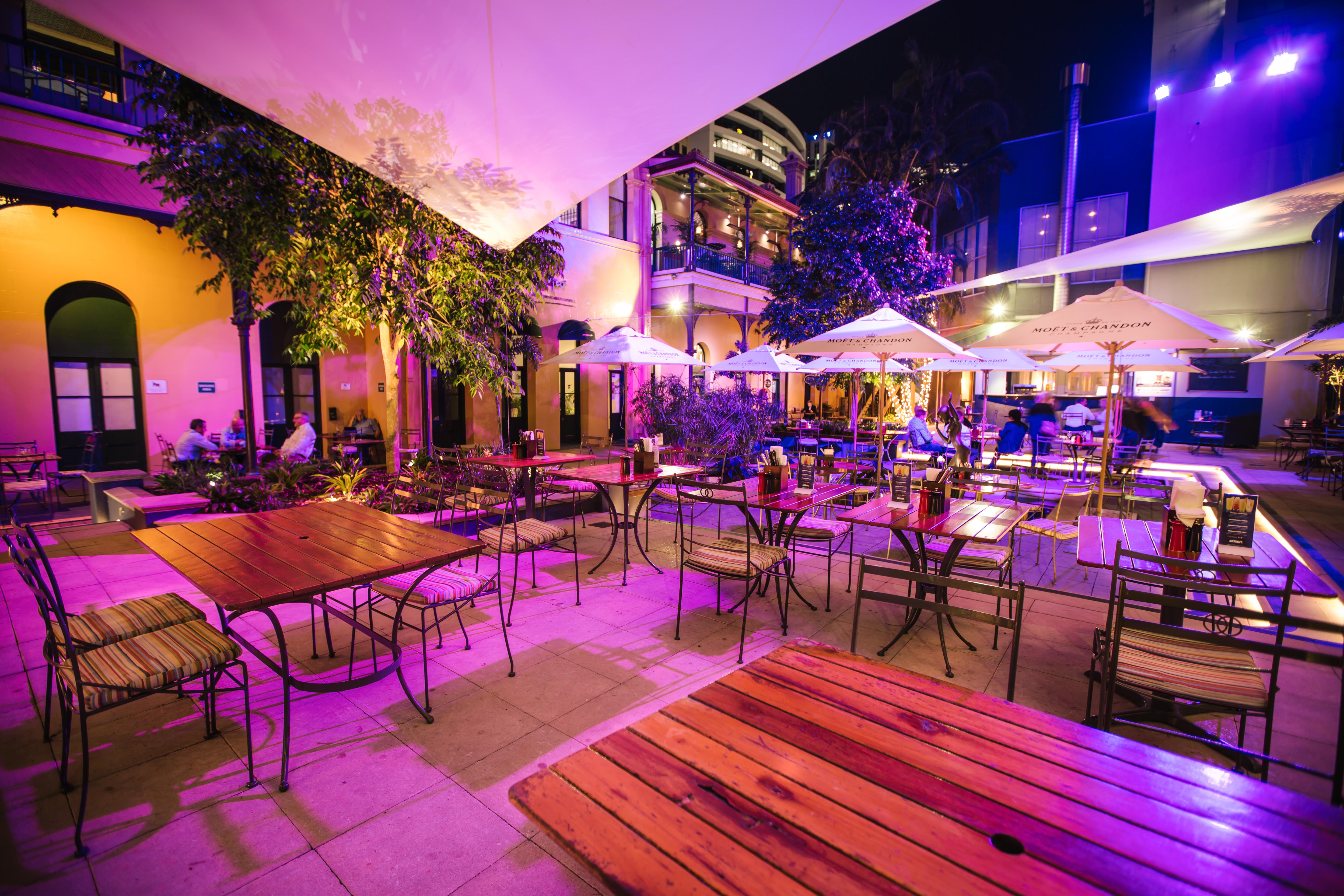 فندق ستامفورد بلازا بريسبان بريزبين المظهر الخارجي الصورة The courtyard at the Cape Town campus